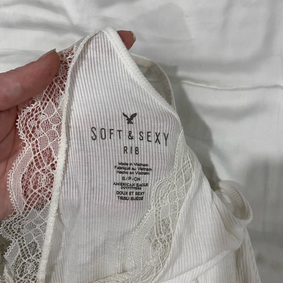 Ladies lace tank top - Picture 2 of 2